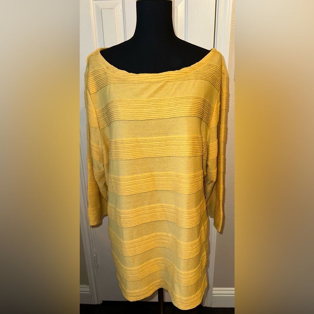 NWT St. John’s Bay Women’s 3X Yellow Tunic Top Textured Line Detail